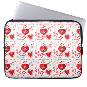 Rode liefdesharten en pijl laptop sleeve