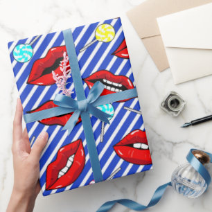 Rode lips en blauwe strepen cadeaupapier