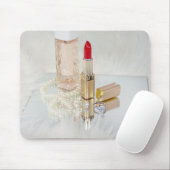 Rode lipstick en juwelen muismat (Met muis)