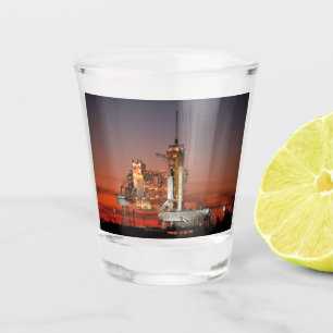 Rode lucht bij de lancering van Spaceshuttle Atlan Shot Glas