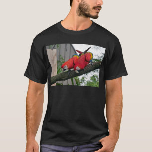 Rode Macaws 2.JPG T-shirt