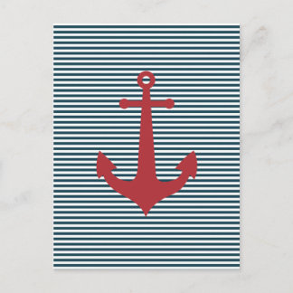 Rode nautische anker op gestreepte blauwe achtergr briefkaart