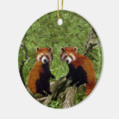 Rode panda's vorsen keramisch ornament (Links)