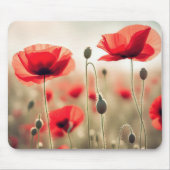 Rode papaver in een veld muismat (Voorkant)