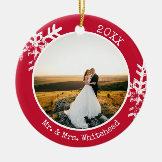 Rode Pas getrouwd Snowflake 1e Kerstmis Keramisch Ornament (Voorkant)