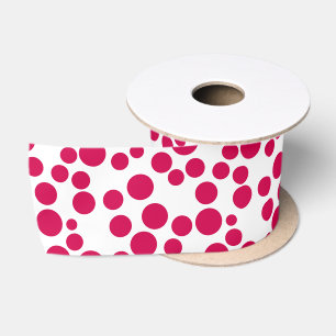 rode polka stippen op een witte achtergrond lint