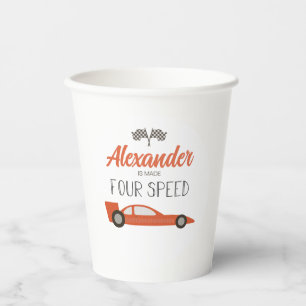 Rode raceauto 4de verjaardag papieren bekers