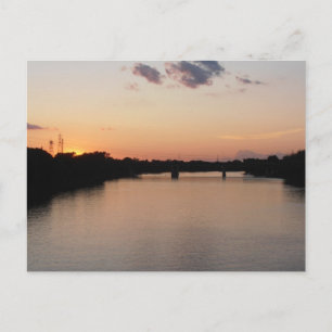 Rode Rivier bij Zonsondergang Ansichtkaart Briefkaart