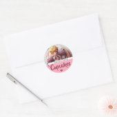 Rode Roze Cupcake Foto Sjabloon Baklabel Ronde Sticker (Envelop)