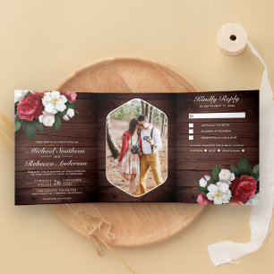 Rode Rozen en Witte Magnolia Landelijke Houten Bru Drieluik Uitnodiging