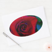 Rode rozen met blauwe tinten ovale sticker (Envelop)