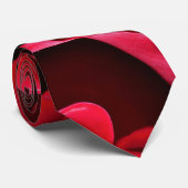 Rode rozen stropdas (Opgerold)