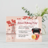 Rode Sakura Kokeshi Doll Schattige Geisha Verjaard Kaart (Staand voorkant)