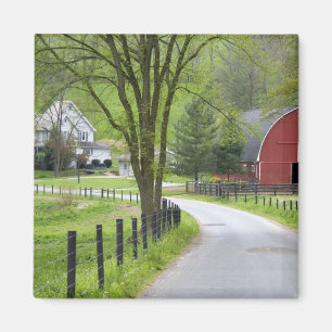 Rode schuur en boerderij bij Berlijn, Ohio. Magneet