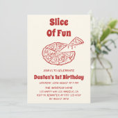 Rode Slice of Fun Pizza Eerste Verjaardagsfeestje Kaart (Staand voorkant)