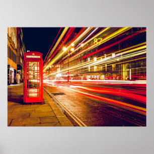 rode telefoondoos bij nacht in Londen Poster