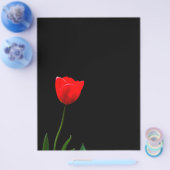 Rode tulp op een zwarte achtergrond flyer (Enkel)