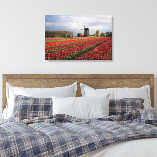 Rode tulpen en een windmolen canvas afdruk (Insitu (Slaapkamer))