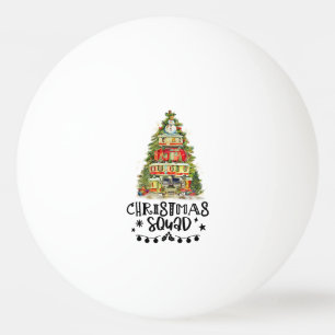 Rode vrachtwagen met Kerstboom voor Pingpongspeler Pingpongballen