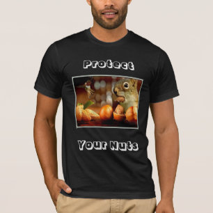 Rodent of een man beschermen je noten. t-shirt