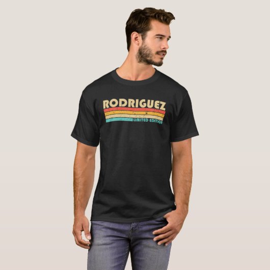 RODRIGUEZ Achternaam Funny Retro  90S Verjaardag T-shirt (Voorkant volledig)