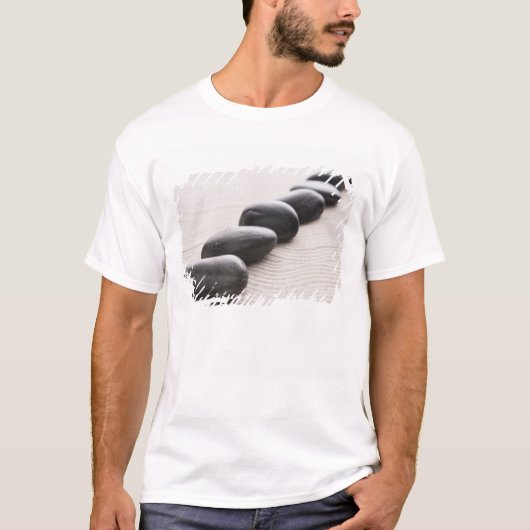 Rokken op zand t-shirt (Voorkant)