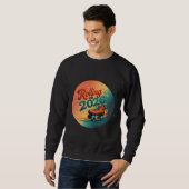 Rolling Into 2026 Retro Skate Sweatshirt (Voorkant volledig)