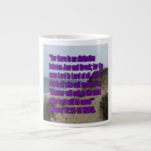 Romains 10:12-13 WEBU Mug