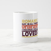 Romains 8:37 Jumbo Mug (Devant)