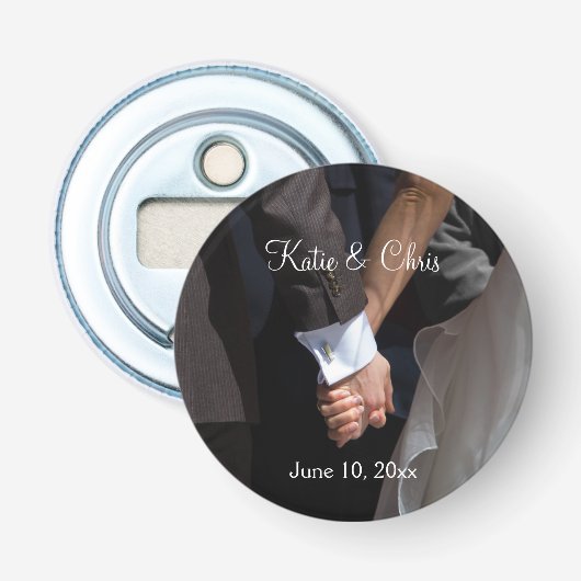 Romantic en Elegant Wedding Couple Holding Hands Button Flesopener (Voorkant)