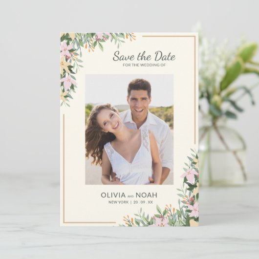 Romantic Floral Photo Save the Date (Staand voorkant)