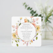 Romantic Garden Wreath Wedding Invitation (Debout devant)