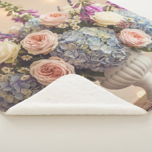 Romantic Hydrangea and Rose Bouquet Sherpa Deken (3/4)