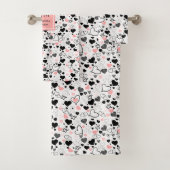 Romantic Love Gift Bath Towel Pink Black Hearts (En situation)