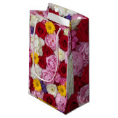 Romantic Mixed Floral Bouquet Pattern with Roses Klein Cadeauzakje (Voorkant Gekanteld)