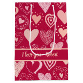 Romantic Red Valentine Hearts with Custom Message Medium Cadeauzakje (Achterkant)