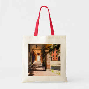 Romantic Walkway in Modena, Italië Tote Bag