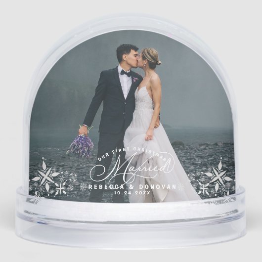 Romantic Wedding Photo First Christmas Snow Globe (Avant)
