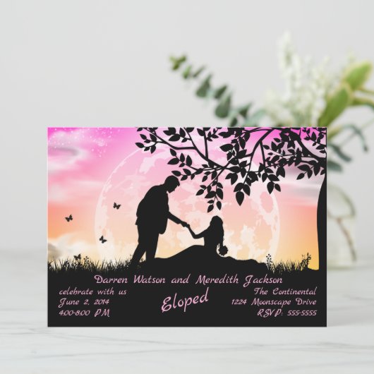 Romantiek onder roze-oranje maan Elopement Kaart (Staand voorkant)