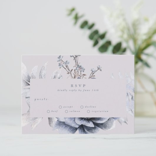 Romantique Elégant Hiver Mariage Floral Carte RSVP (Debout devant)