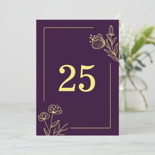 Romantique élégant or fleur violet numéro de table (Debout devant)