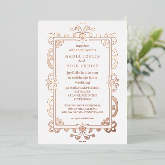 Romantisch Art Nouveau Bruiloft roos Goud Folie Uitnodiging (Staand Voorkant)