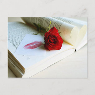 Romantisch bijtend boek briefkaart