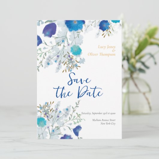 Romantisch, Blauw Bloemen Bruiloft Save The Date (Staand voorkant)