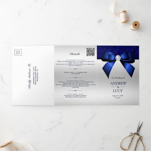 Romantisch Blauw Juweel Gem Bow QR Code Huwelijk Drieluik Uitnodiging (Buitenkant)