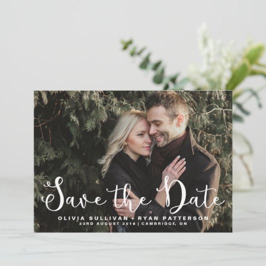 Romantisch script | Foto Opslaan Datum bekendmakin Save The Date (Staand voorkant)