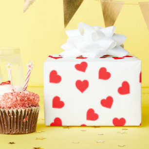 Romantisch speels rood hart patroon wit cadeaupapier