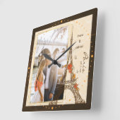 Romantisch stel knuffelt bij de Eiffeltoren Vierkante Klok (Hoek)