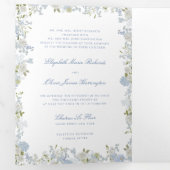 Romantisch Zacht Blauw  Monogram Crest Bruiloft Drieluik Uitnodiging (Binnenzijde eerst)