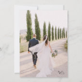 Romantische elegante witte overlay foto bruiloft kaart (Achterkant)